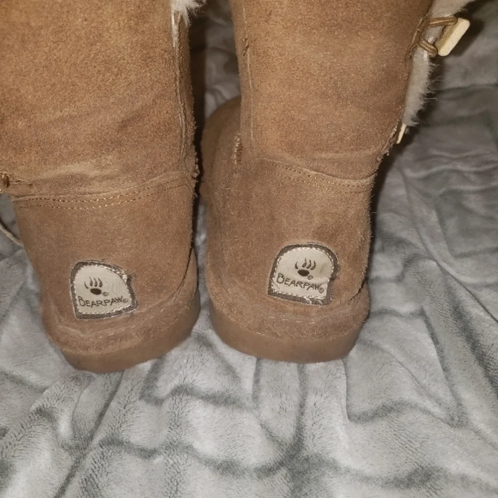 Bearpaw sheepskin boots sz 8‎